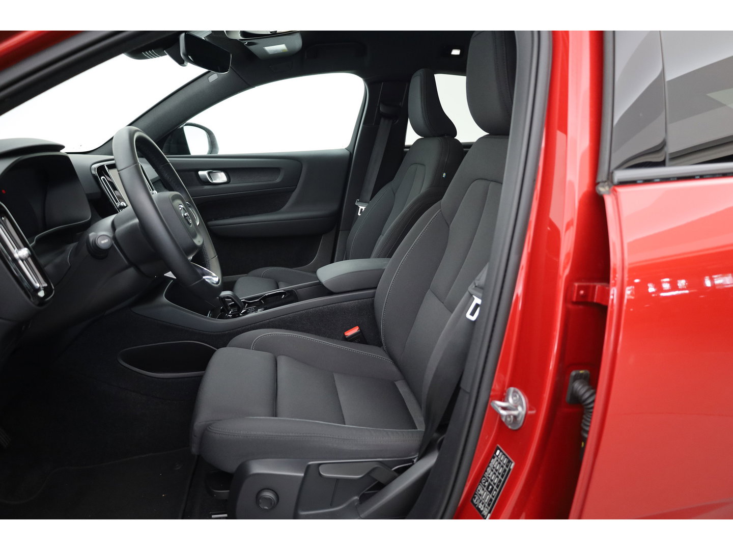 Volvo C40 Recharge Core 69 kWh Pano-dak | Camera | Stoel + stuurverwarming |