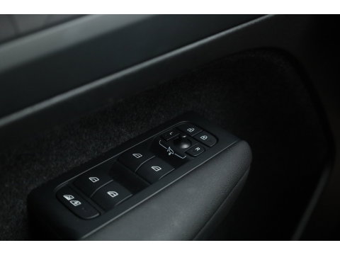 Volvo C40 Recharge Core 69 kWh Pano-dak | Camera | Stoel + stuurverwarming |