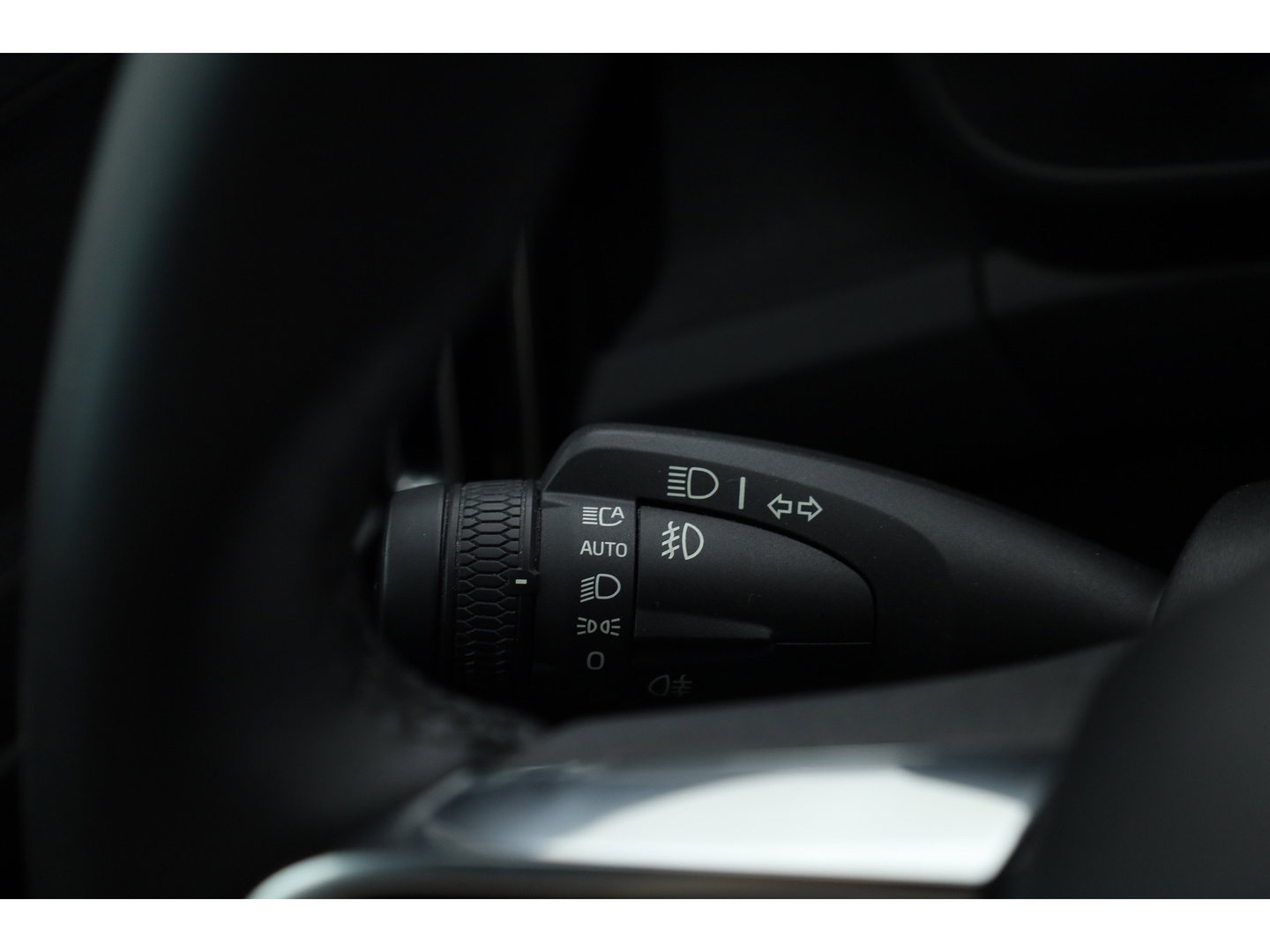 Volvo C40 Recharge Core 69 kWh Pano-dak | Camera | Stoel + stuurverwarming |