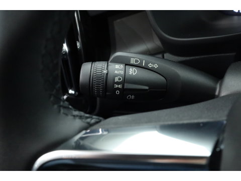 Volvo XC40 1.5 T4 Plug-in hybrid Ultimate Dark | Prijs rijklaar |Pano-dak | Trekhaak | Leder | 360 camera | Voorruitverw. | Adap. Cruise | Blis | H&K audio |