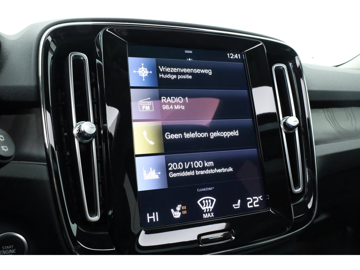 Volvo XC40 1.5 T4 Plug-in hybrid Ultimate Dark | Prijs rijklaar |Pano-dak | Trekhaak | Leder | 360 camera | Voorruitverw. | Adap. Cruise | Blis | H&K audio |