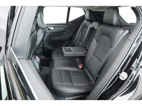 Volvo XC40 1.5 T4 Plug-in hybrid Ultimate Dark | Prijs rijklaar |Pano-dak | Trekhaak | Leder | 360 camera | Voorruitverw. | Adap. Cruise | Blis | H&K audio |