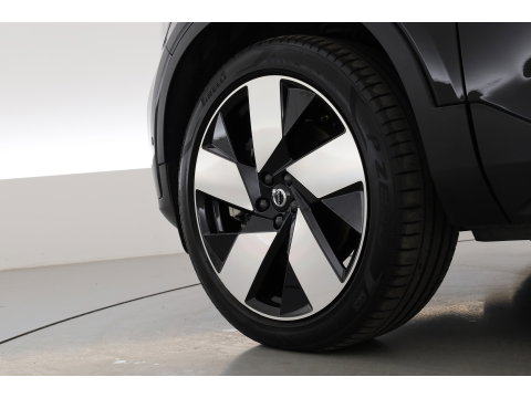 Volvo XC40 1.5 T4 Plug-in hybrid Ultimate Dark | Prijs rijklaar |Pano-dak | Trekhaak | Leder | 360 camera | Voorruitverw. | Adap. Cruise | Blis | H&K audio |
