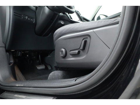 Volvo XC40 1.5 T4 Plug-in hybrid Ultimate Dark | Prijs rijklaar |Pano-dak | Trekhaak | Leder | 360 camera | Voorruitverw. | Adap. Cruise | Blis | H&K audio |