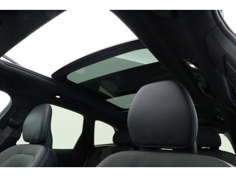 Volvo XC60 2.0 T6 Plug-in hybrid AWD Ultra Black Edition | Pano | 360 cam | Head up | B&W audio | ACC | Blis | Stoel & Stuur verw. |