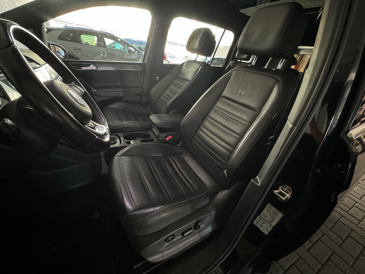 Volkswagen Touran 1.5 TSI R-Line 7p Pano|ACC|Keyless|Stoelverwarming|Carplay