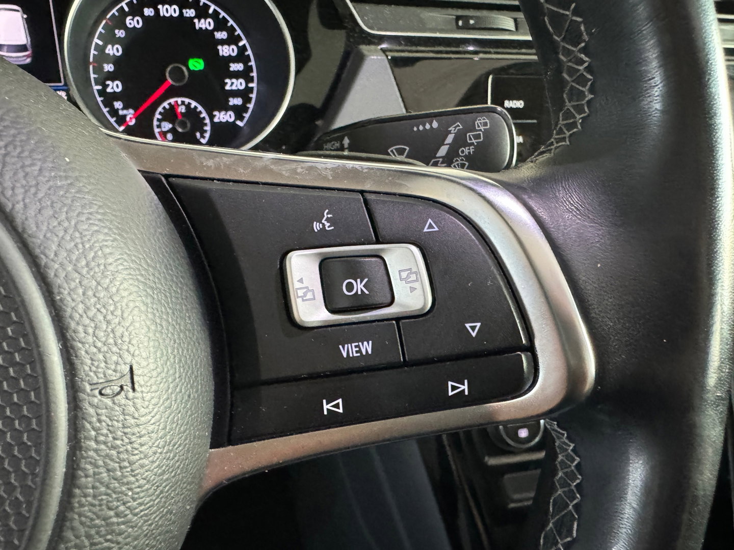 Volkswagen Touran 1.5 TSI R-Line 7p Pano|ACC|Keyless|Stoelverwarming|Carplay