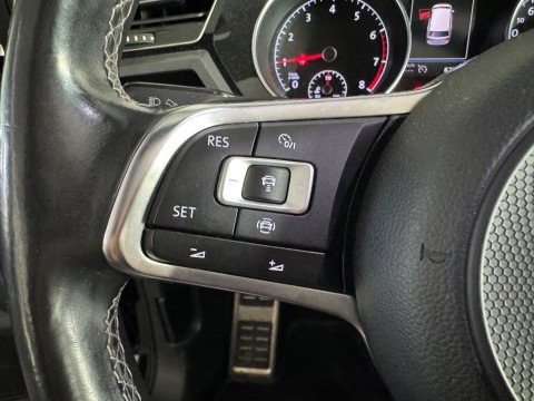 Volkswagen Touran 1.5 TSI R-Line 7p Pano|ACC|Keyless|Stoelverwarming|Carplay