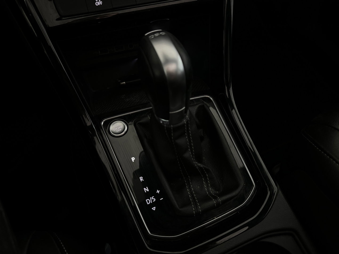 Volkswagen Touran 1.5 TSI R-Line 7p Pano|ACC|Keyless|Stoelverwarming|Carplay