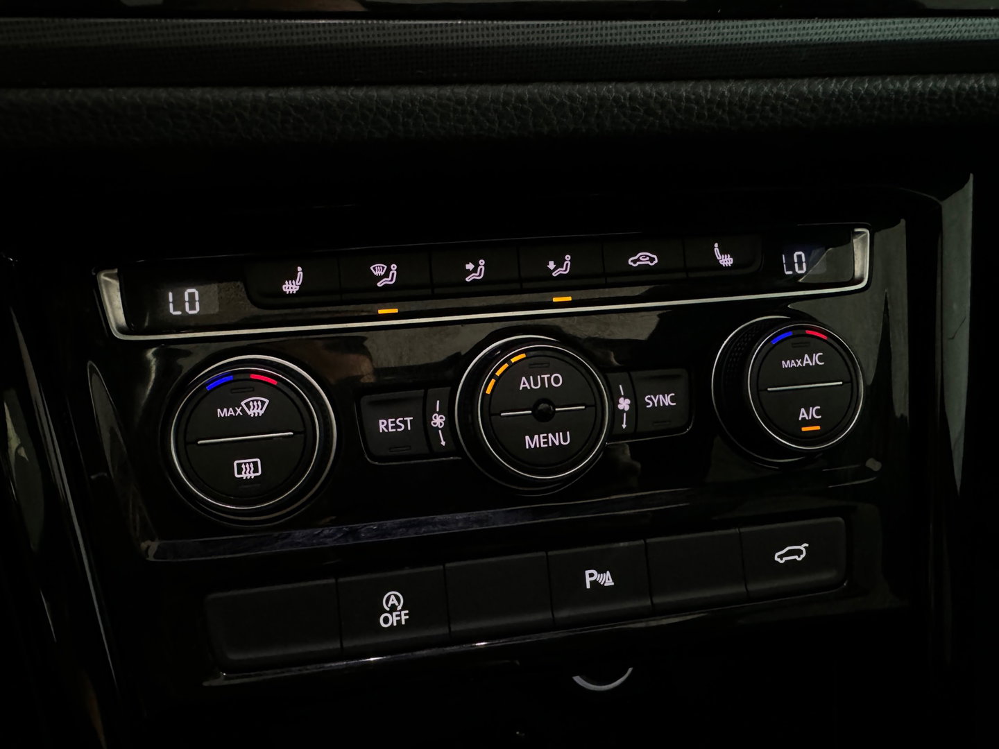 Volkswagen Touran 1.5 TSI R-Line 7p Pano|ACC|Keyless|Stoelverwarming|Carplay