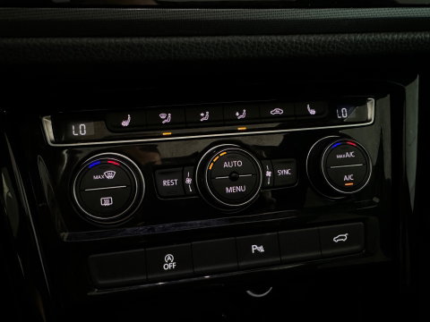 Volkswagen Touran 1.5 TSI R-Line 7p Pano|ACC|Keyless|Stoelverwarming|Carplay