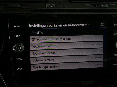 Volkswagen Touran 1.5 TSI R-Line 7p Pano|ACC|Keyless|Stoelverwarming|Carplay