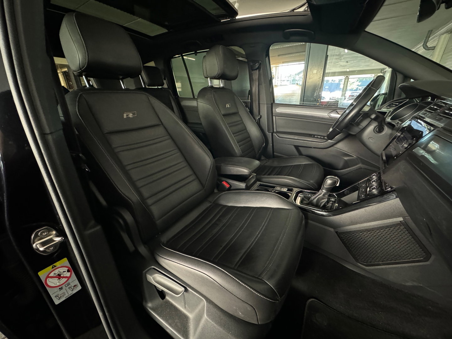 Volkswagen Touran 1.5 TSI R-Line 7p Pano|ACC|Keyless|Stoelverwarming|Carplay