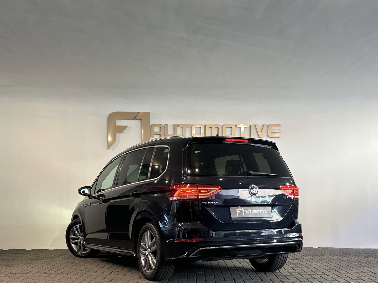 Volkswagen Touran 1.5 TSI R-Line 7p Pano|ACC|Keyless|Stoelverwarming|Carplay