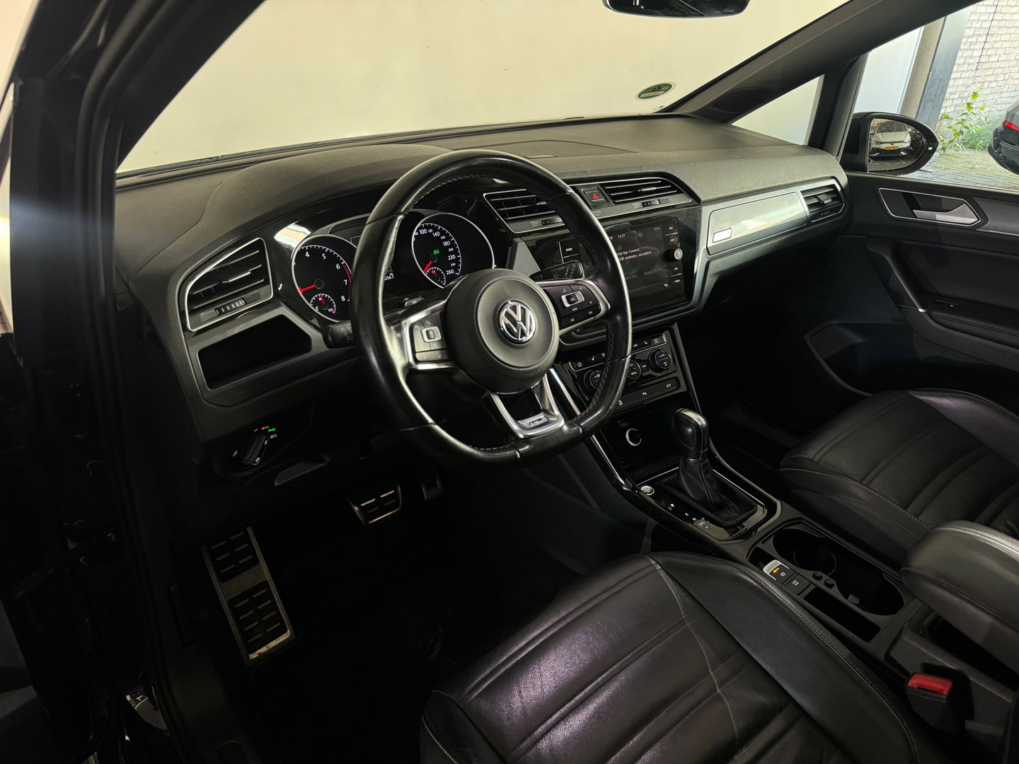 Volkswagen Touran 1.5 TSI R-Line 7p Pano|ACC|Keyless|Stoelverwarming|Carplay