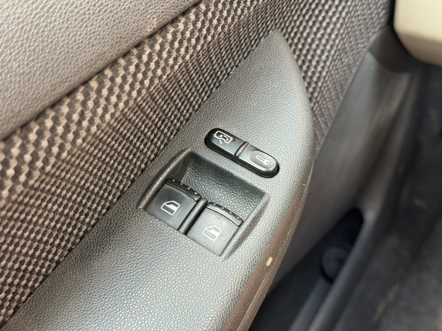 Škoda Fabia 1.4-16V Ambiente | Handel / Export | Schuif / Kantel Dak |