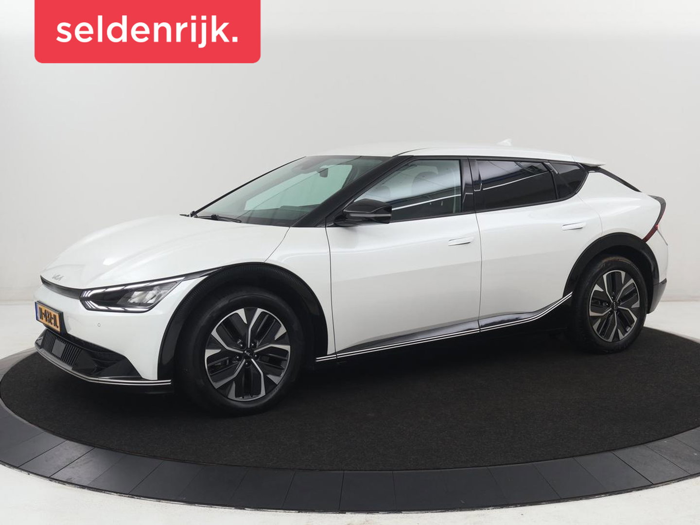 Kia EV6 Plus 77.4 kWh | SOH 96,8% | Leder | Memory | Stuur/stoel verwarming | Stoel ventilatie | Meridian sound | Adaptive cruise | Carplay | Sfeerverlichting | Camera | Park assist