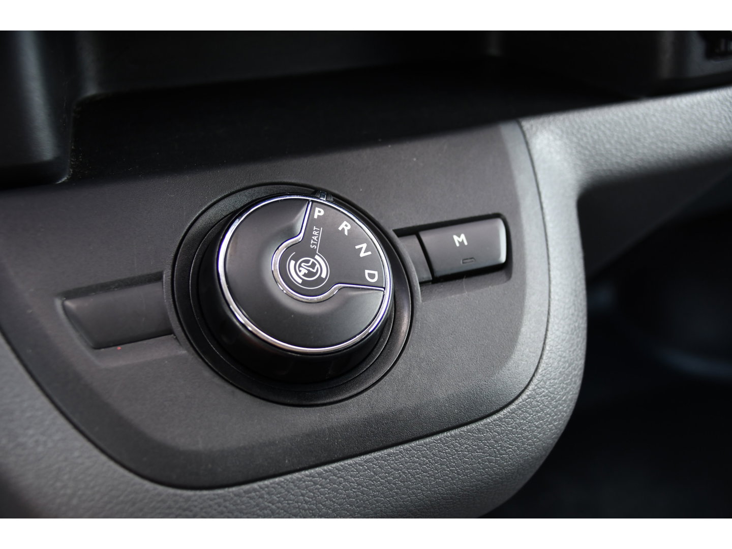 Citroën Jumpy 2.0 BlueHDI 180 L2 PB Edition 360 Camera, Cruise, Carplay, Leder, 177pk, Multimedia, Trekhaak, Sensoren, Automaat, Uniek!