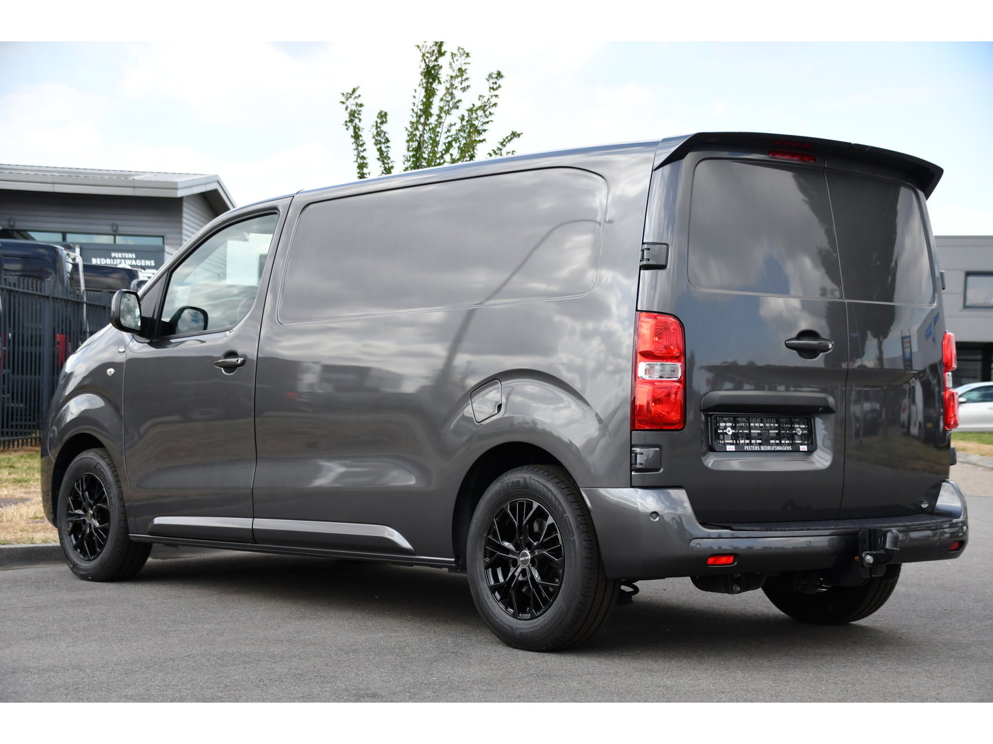 Citroën Jumpy 2.0 BlueHDI 180 L2 PB Edition 360 Camera, Cruise, Carplay, Leder, 177pk, Multimedia, Trekhaak, Sensoren, Automaat, Uniek!