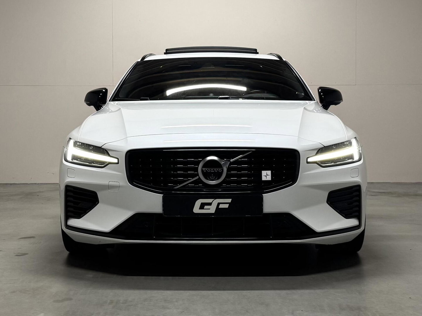 Volvo V60 2.0 T8 Twin Engine AWD Polestar Engineered Pano B&W 360° Carplay