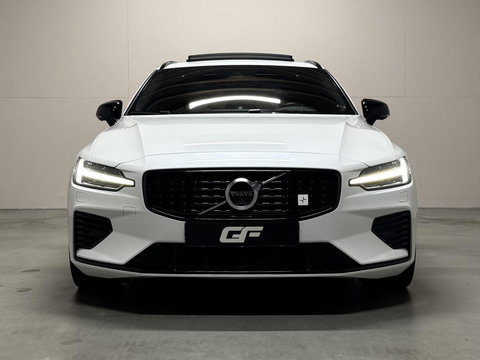 Volvo V60 2.0 T8 Twin Engine AWD Polestar Engineered Pano B&W 360° Carplay