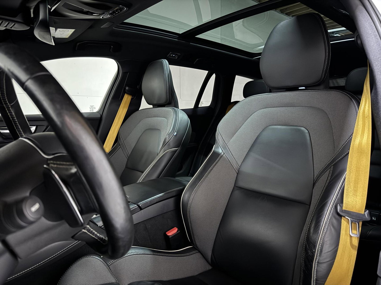 Volvo V60 2.0 T8 Twin Engine AWD Polestar Engineered Pano B&W 360° Carplay
