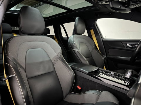 Volvo V60 2.0 T8 Twin Engine AWD Polestar Engineered Pano B&W 360° Carplay