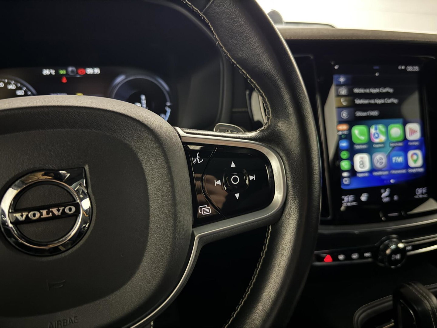 Volvo V60 2.0 T8 Twin Engine AWD Polestar Engineered Pano B&W 360° Carplay