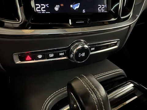 Volvo V60 2.0 T8 Twin Engine AWD Polestar Engineered Pano B&W 360° Carplay