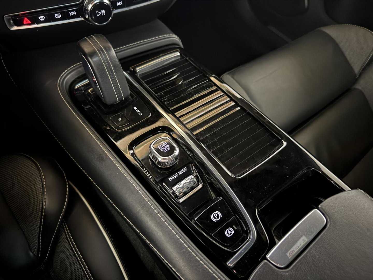 Volvo V60 2.0 T8 Twin Engine AWD Polestar Engineered Pano B&W 360° Carplay