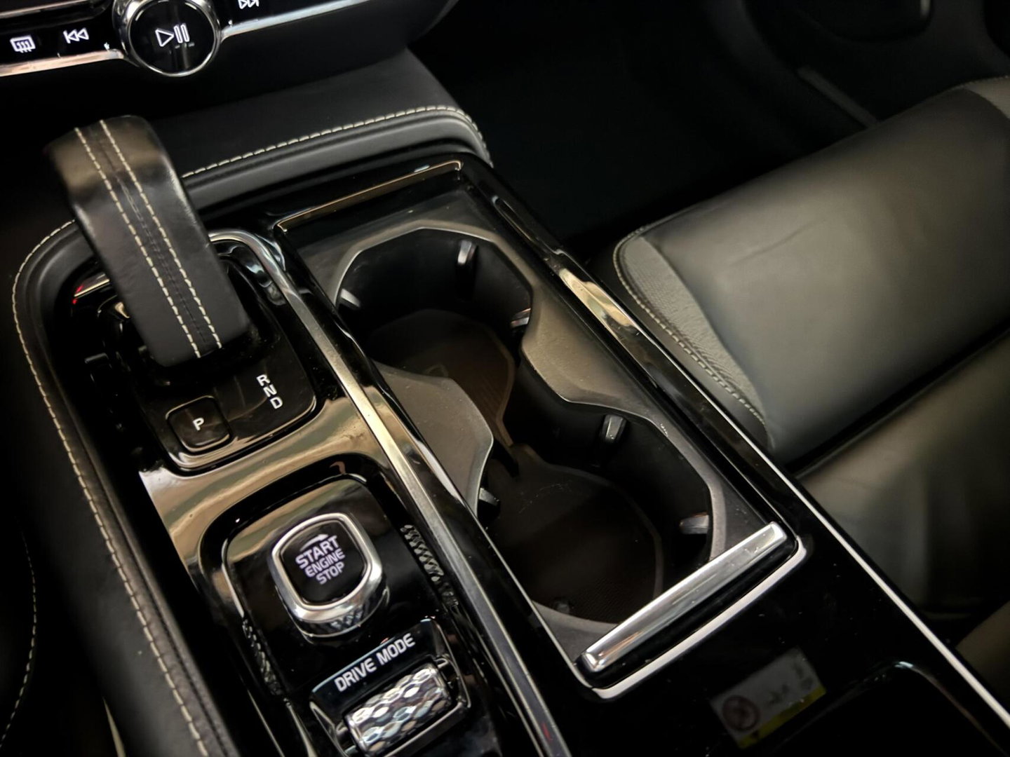 Volvo V60 2.0 T8 Twin Engine AWD Polestar Engineered Pano B&W 360° Carplay
