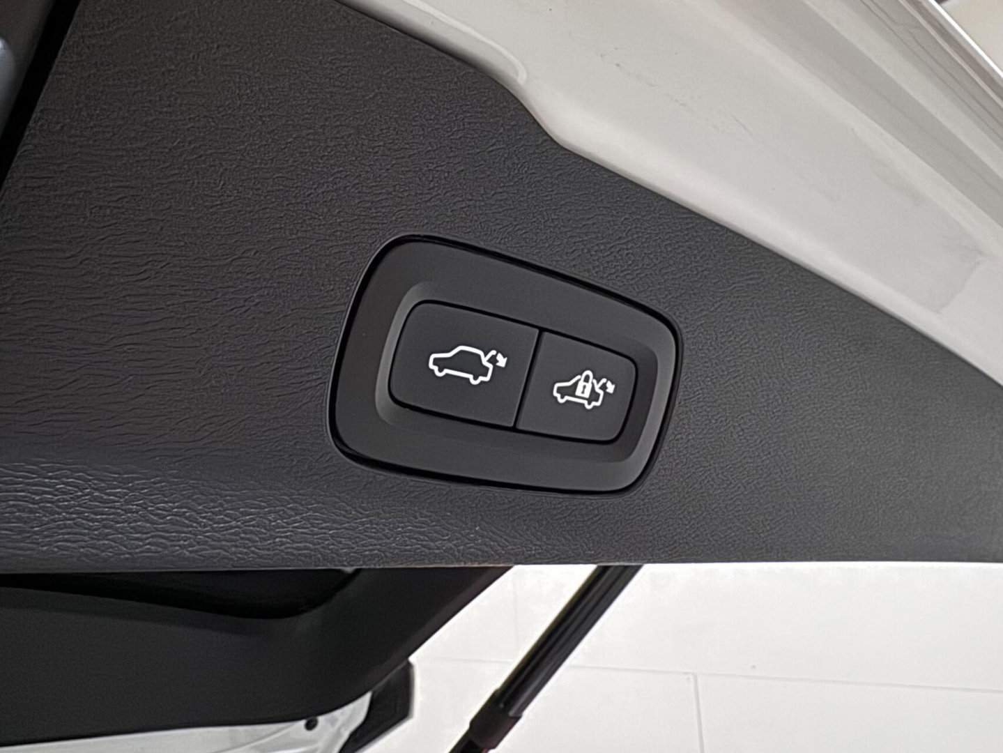 Volvo V60 2.0 T8 Twin Engine AWD Polestar Engineered Pano B&W 360° Carplay