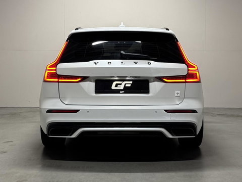 Volvo V60 2.0 T8 Twin Engine AWD Polestar Engineered Pano B&W 360° Carplay