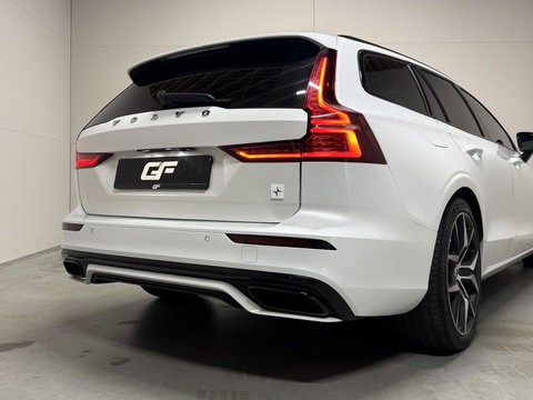 Volvo V60 2.0 T8 Twin Engine AWD Polestar Engineered Pano B&W 360° Carplay