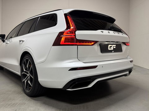 Volvo V60 2.0 T8 Twin Engine AWD Polestar Engineered Pano B&W 360° Carplay