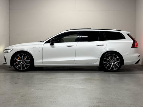 Volvo V60 2.0 T8 Twin Engine AWD Polestar Engineered Pano B&W 360° Carplay