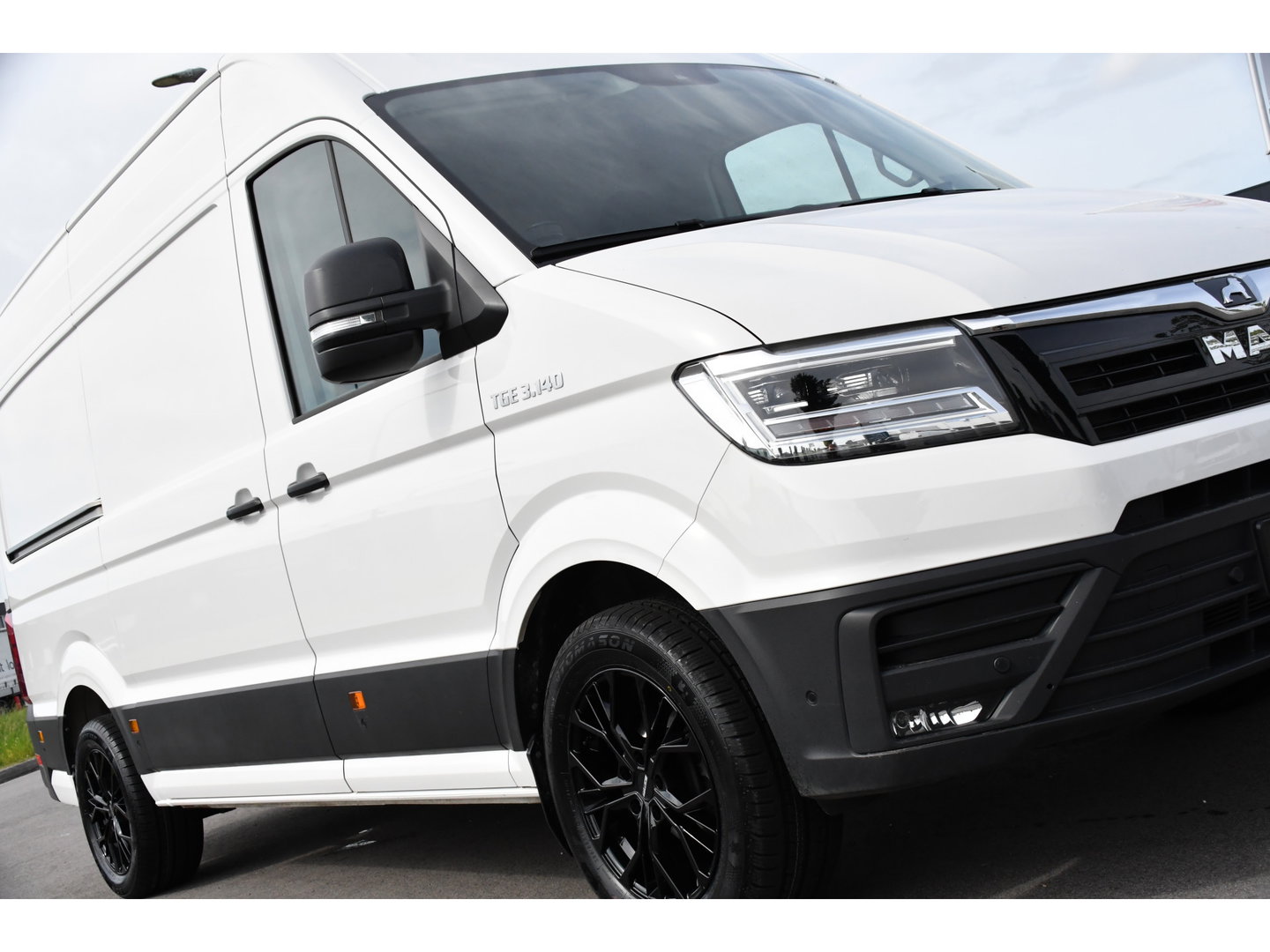 MAN TGE 3.140 35 2.0 L3H3 PB Edition FACELIFT! Virtual, Camera, Cruise, Carplay, Automaat, Sensoren, LED, 140pk, Multimedia, Sensoren, Trekhaak,