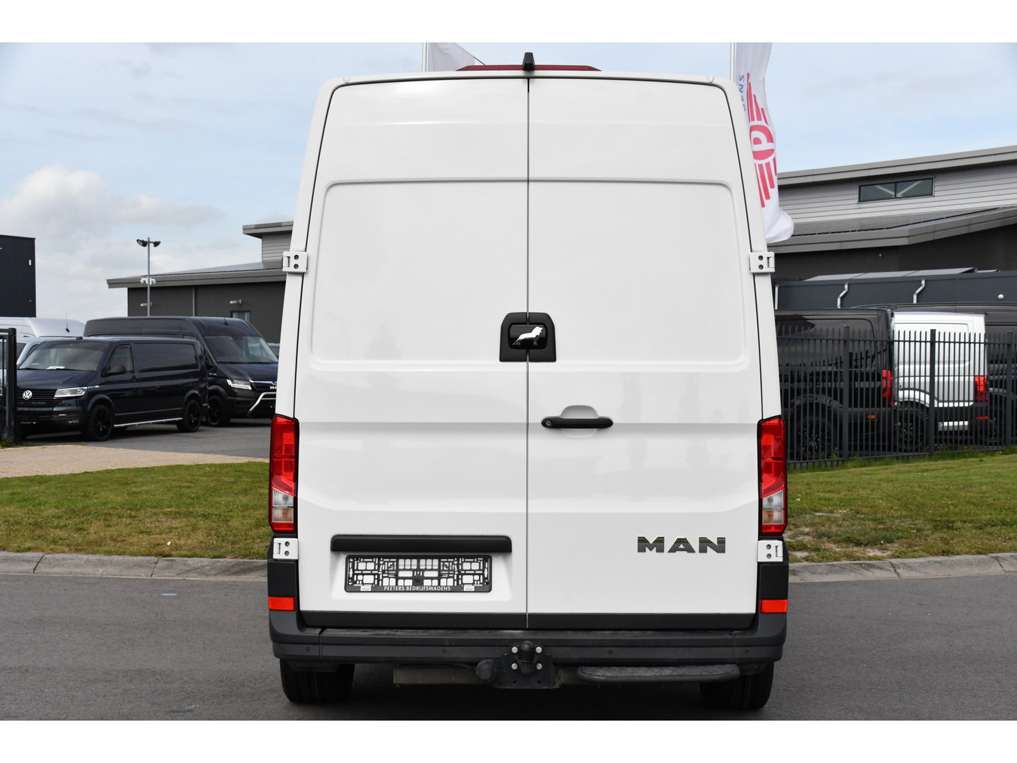 MAN TGE 3.140 35 2.0 L3H3 PB Edition FACELIFT! Virtual, Camera, Cruise, Carplay, Automaat, Sensoren, LED, 140pk, Multimedia, Sensoren, Trekhaak,