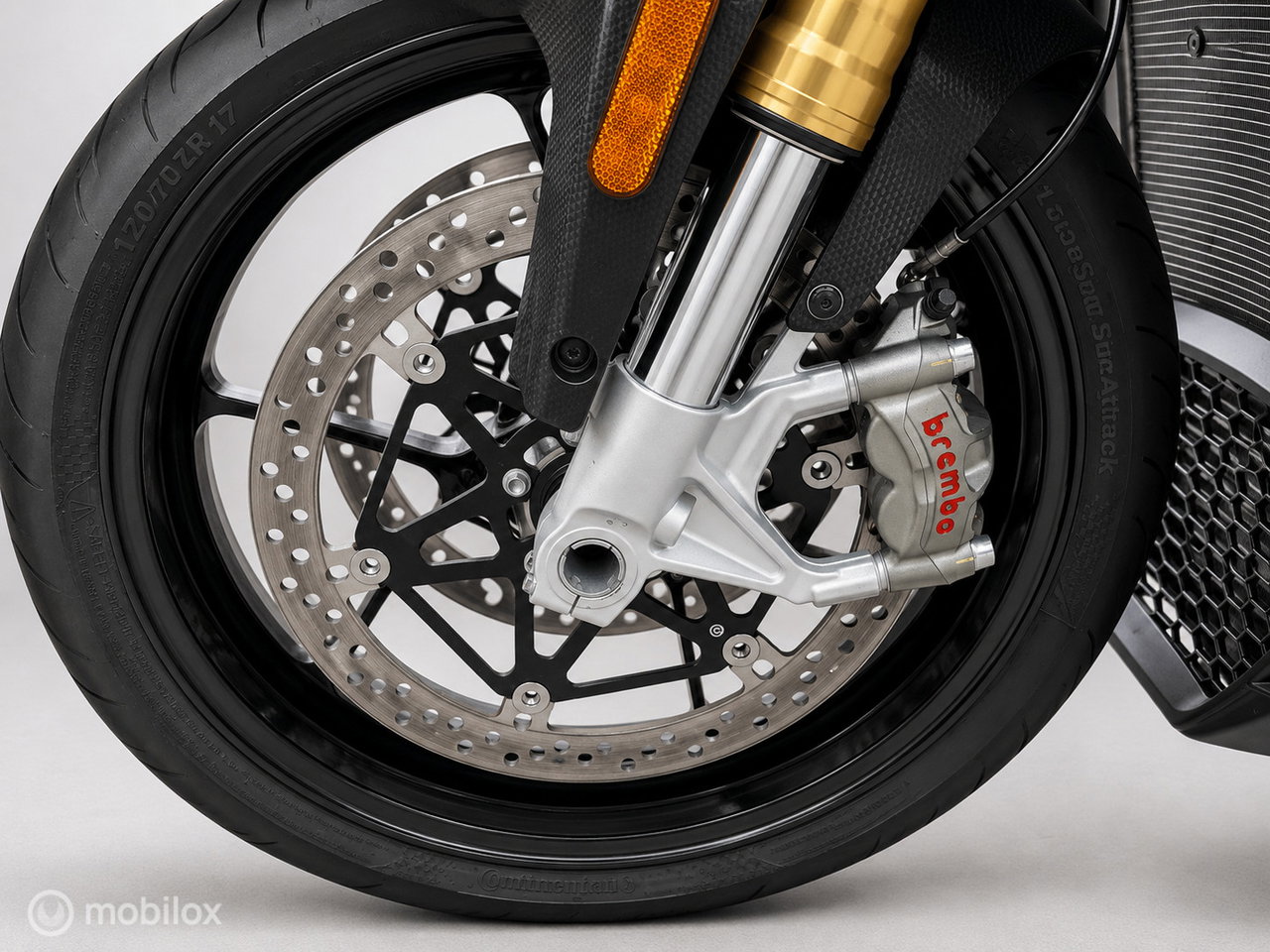 Aprilia Tuono V4
