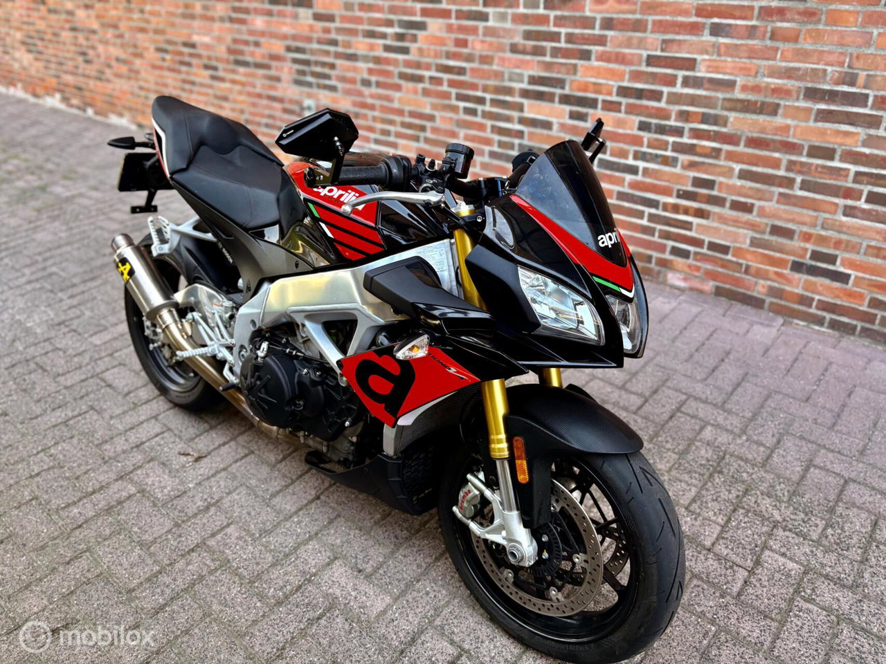 Aprilia Tuono V4