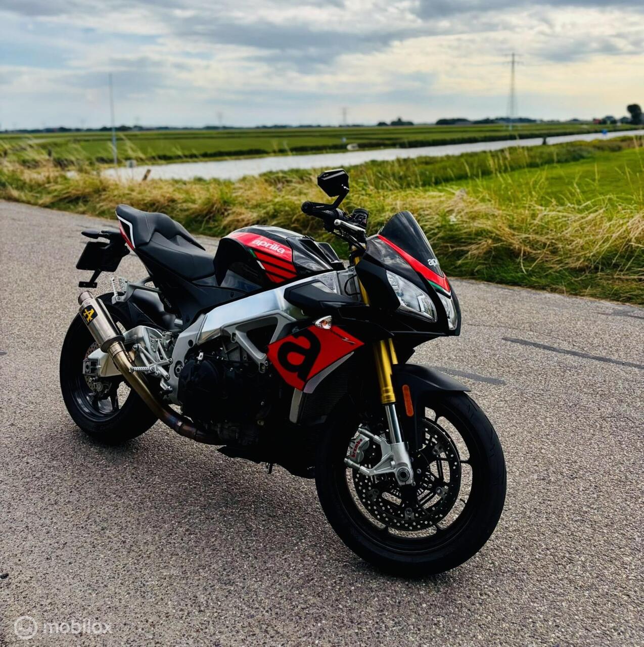 Aprilia Tuono V4