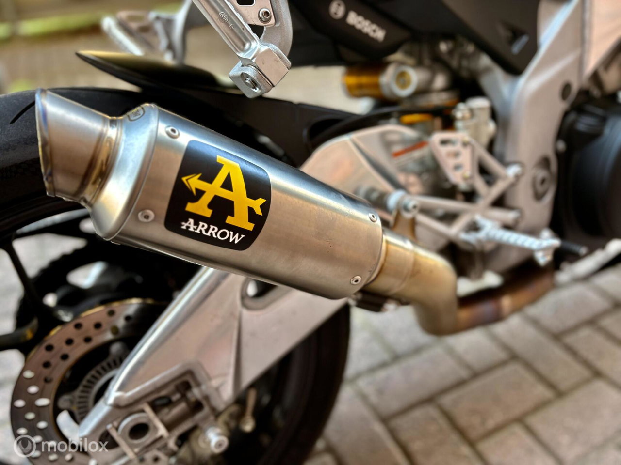 Aprilia Tuono V4