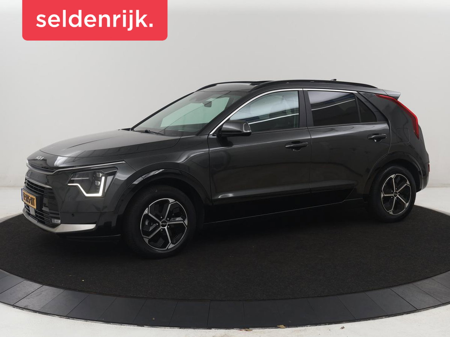 Kia Niro 1.6 GDi Hybrid DynamicPlusLine | Panoramadak | Leder | Stuur/stoelverwarming | Head-up | Adaptive cruise | Lane assist | Carplay | Camera | Park assist | Climate control | Trekhaak
