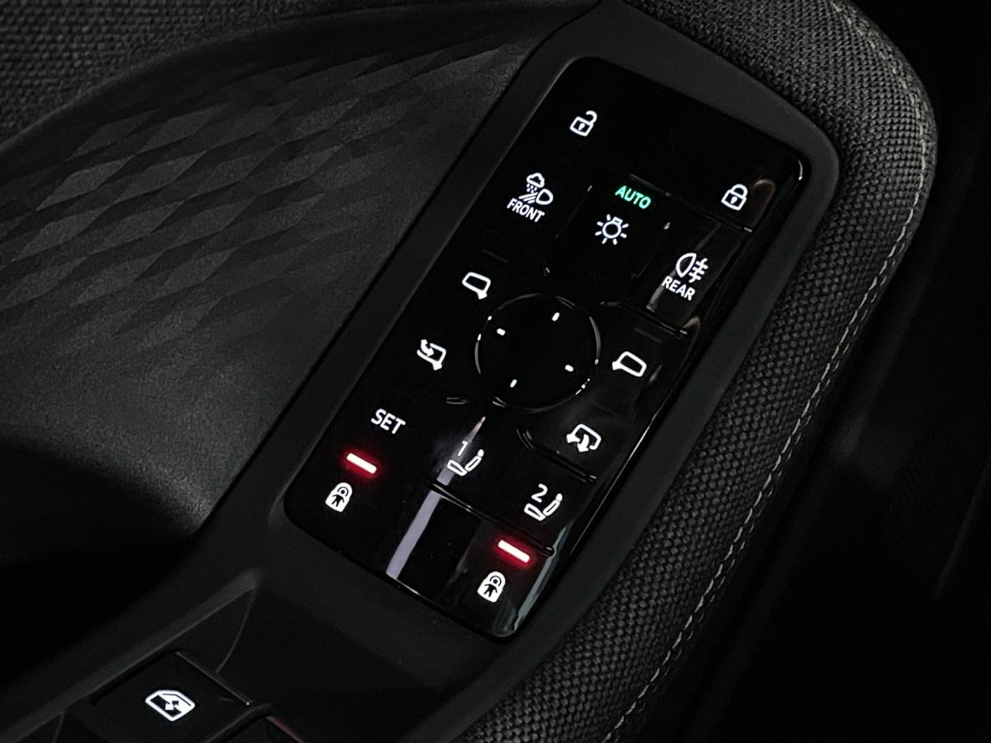 Audi A6 Avant 2.0 e-hybrid quattro S edition Competition | Apple Carplay | Keyless | Zwenkhaak | LED | 360 Camera | DAB | Navigatie |