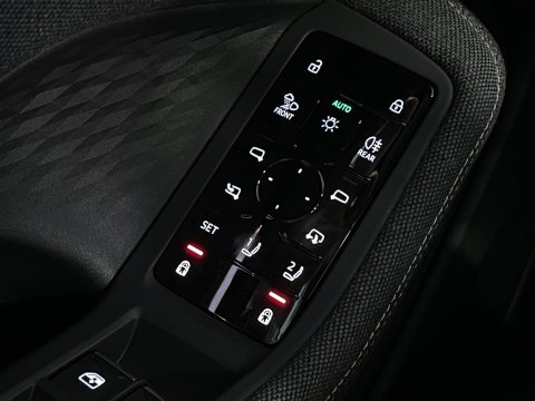 Audi A6 Avant 2.0 e-hybrid quattro S edition Competition | Apple Carplay | Keyless | Zwenkhaak | LED | 360 Camera | DAB | Navigatie |
