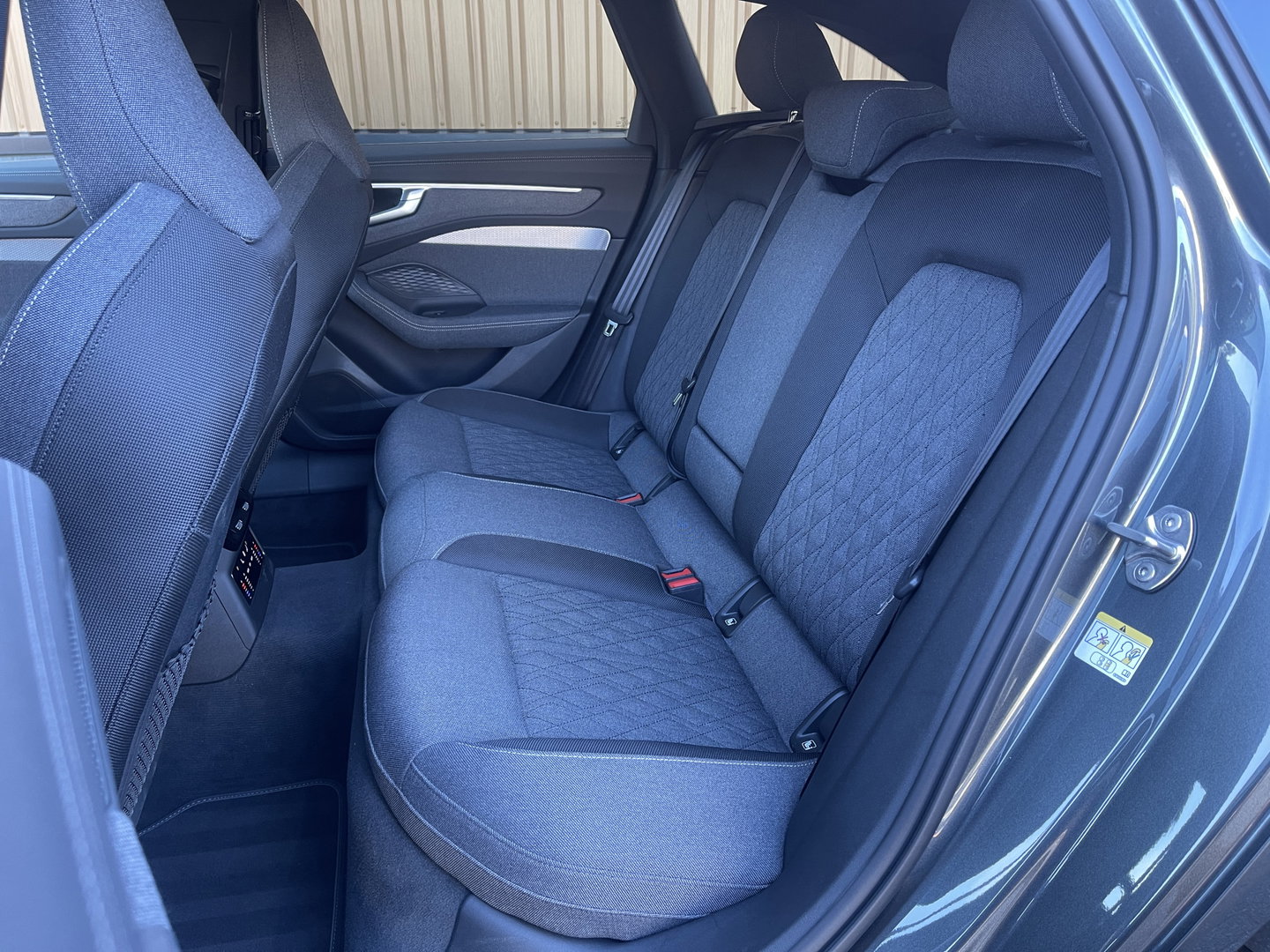 Audi A6 Avant 2.0 e-hybrid quattro S edition Competition | Apple Carplay | Keyless | Zwenkhaak | LED | 360 Camera | DAB | Navigatie |