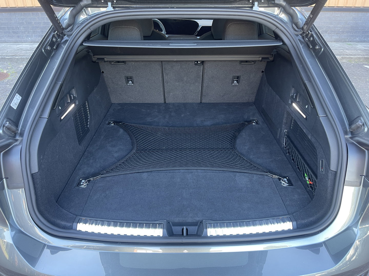 Audi A6 Avant 2.0 e-hybrid quattro S edition Competition | Apple Carplay | Keyless | Zwenkhaak | LED | 360 Camera | DAB | Navigatie |