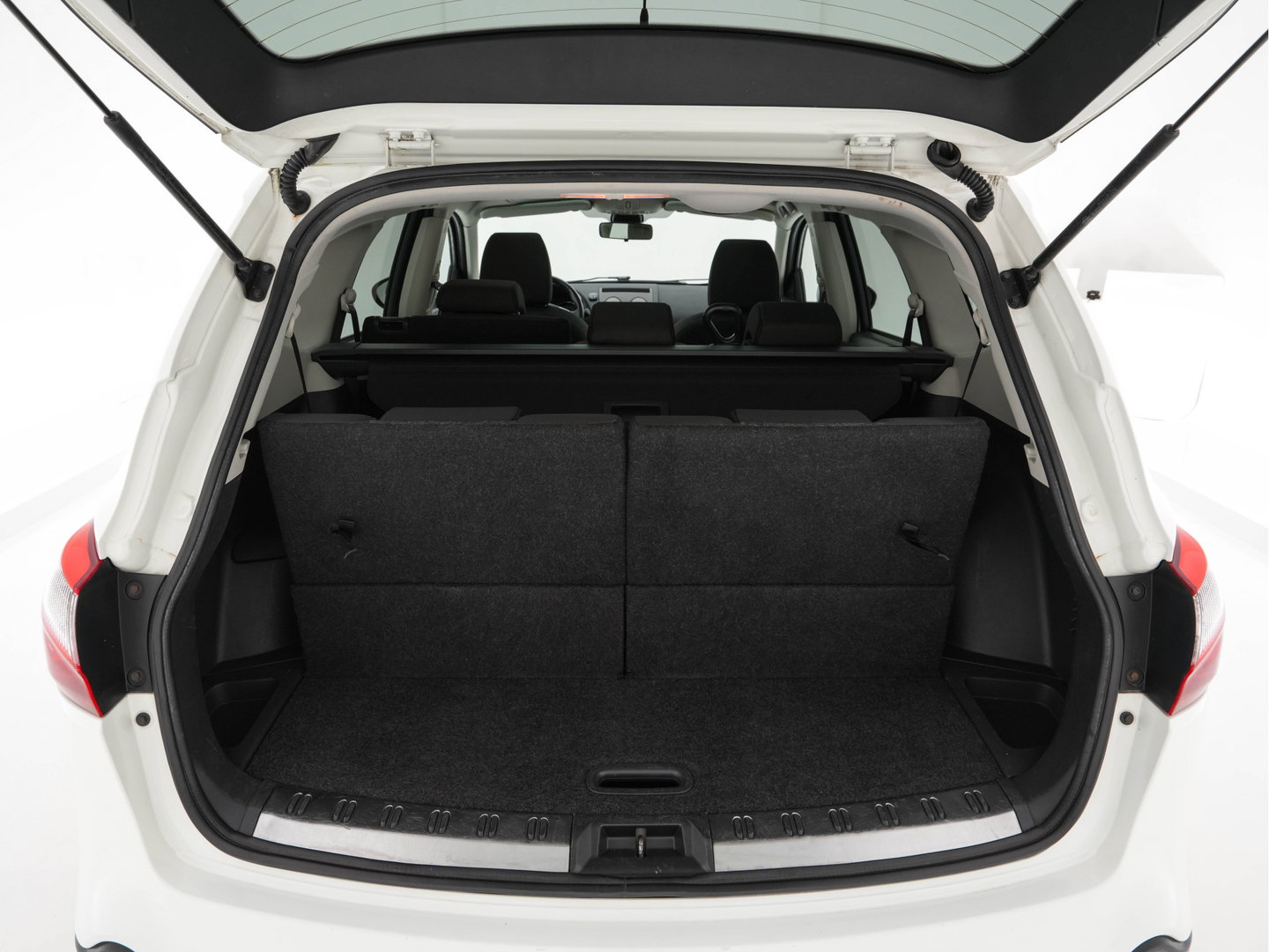Nissan QASHQAI+2 2.0 Connect Edition *PANO | NAVI-FULLMAP | ECC | CRUISE | PRIVACY-GLASS | CAMERA | 18"ALU*