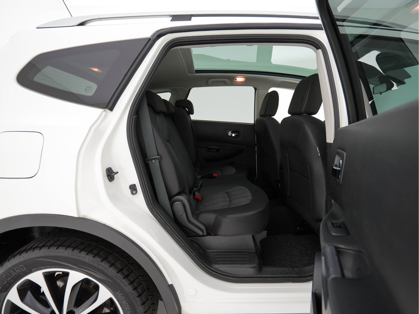 Nissan QASHQAI+2 2.0 Connect Edition *PANO | NAVI-FULLMAP | ECC | CRUISE | PRIVACY-GLASS | CAMERA | 18"ALU*