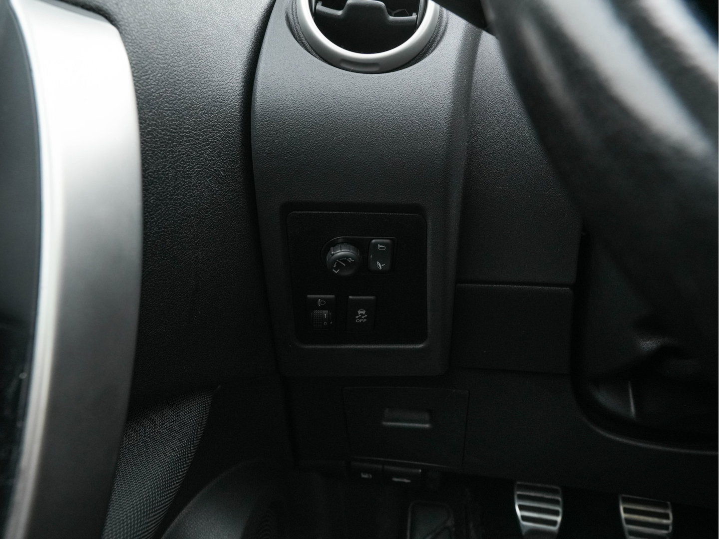 Nissan QASHQAI+2 2.0 Connect Edition *PANO | NAVI-FULLMAP | ECC | CRUISE | PRIVACY-GLASS | CAMERA | 18"ALU*